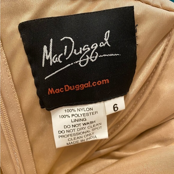 Mac Duggal | 5449 Sequined One Shoulder Evening Gown In Shimmering Gold Size 6 - Picture 10 of 12